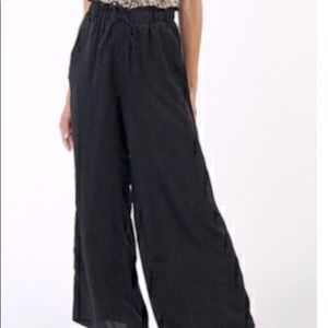 NWT Sadie & Sage black wide leg palazzo pants